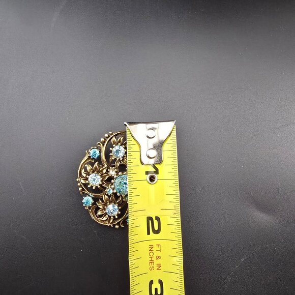 Vintage Coro Gold-Tone Baroque Brooch With Blue Rhinestones Floral Design - Picture 9 of 10